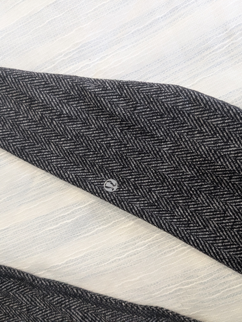 Lululemon Herringbone Pattern Black & Gray Leggings